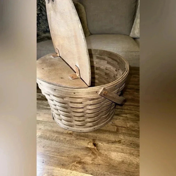 1986 Vintage Longaberger Handwoven Storage Basket Swing Handle Hinged Lid Rare - Picture 8 of 16